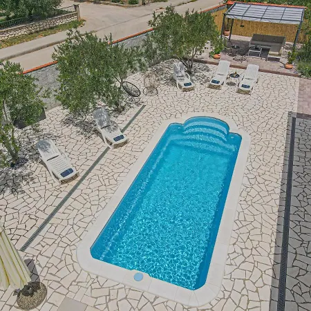 Intrade * Velika Cista (Sibenik-Knin)