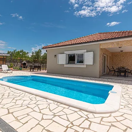 Intrade 빌라 Velika Cista (Sibenik-Knin)
