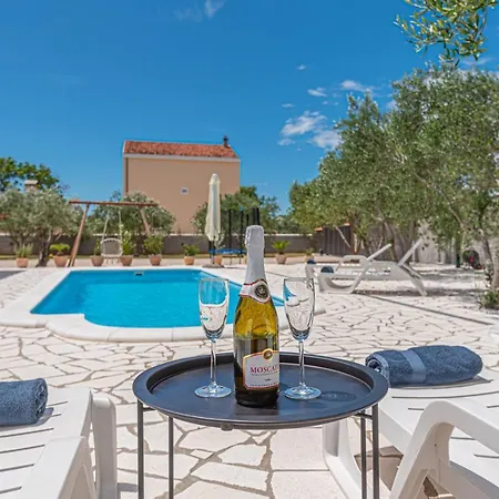 Intrade * Velika Cista (Sibenik-Knin)