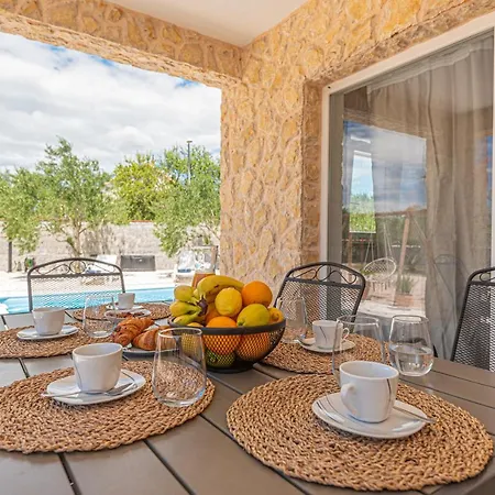 Vila Intrade Velika Cista (Sibenik-Knin)