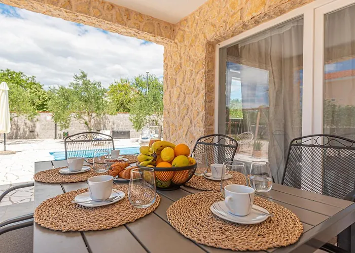 Villa Intrade Velika Cista (Sibenik-Knin)